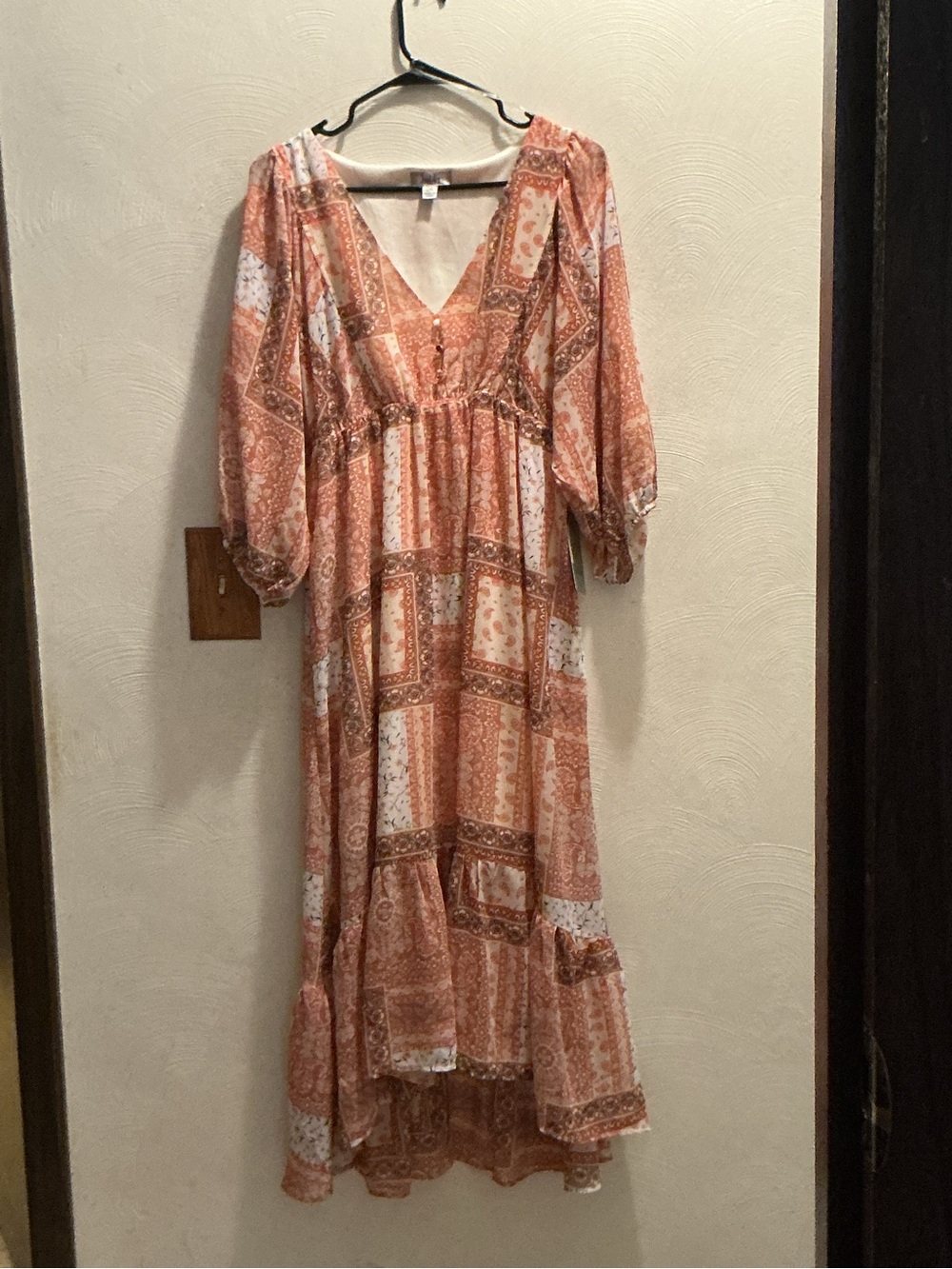 NWT JustifyBoho V-Neck Tiered Dress in Patchwork Design of Flowers & Paisleys. M